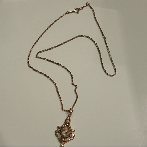 Antique Cameo Necklace - Picture 2 of 5
